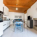 Attico Lussu Feriehus