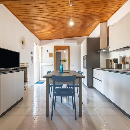 Attico Lussu Casa de Férias